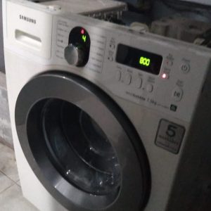 8b7ab987-3eec-40fc-a97b-51e73f339093